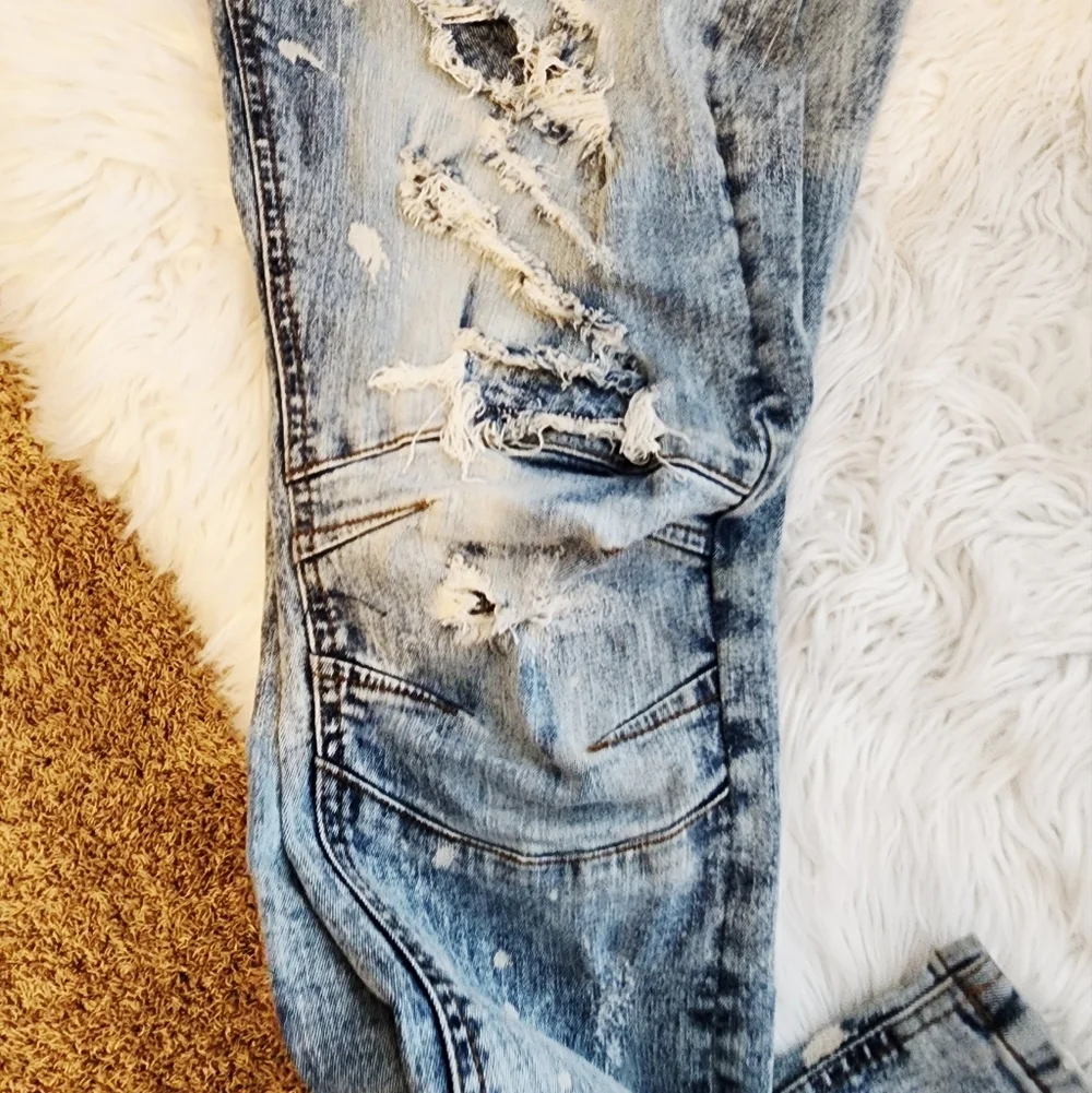 FWRD DENIM CO.  ANNIHLATOR DISTRESSED DENIM MENS JEANS SZ 32